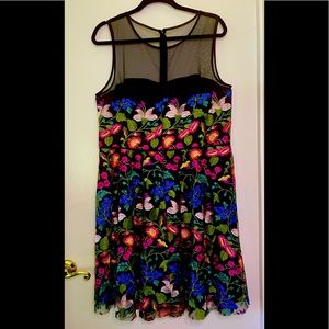 Tahari Embroidered Sleeveless Dress - size 18